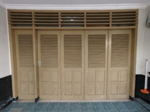 pintu garasi sidoarjo, pintu garasi kayu, rel pintu geser,